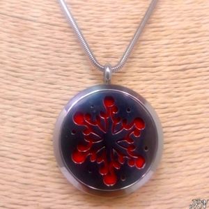 CLEARANCE! Beautiful Aromatherapy Necklace!